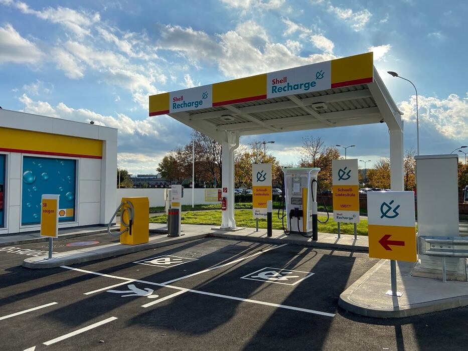 Bilder Shell Recharge Charging Station