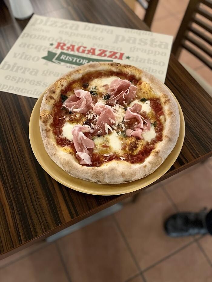 Bilder Pizzeria Ragazzi