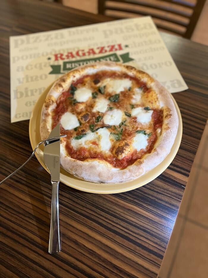 Bilder Pizzeria Ragazzi