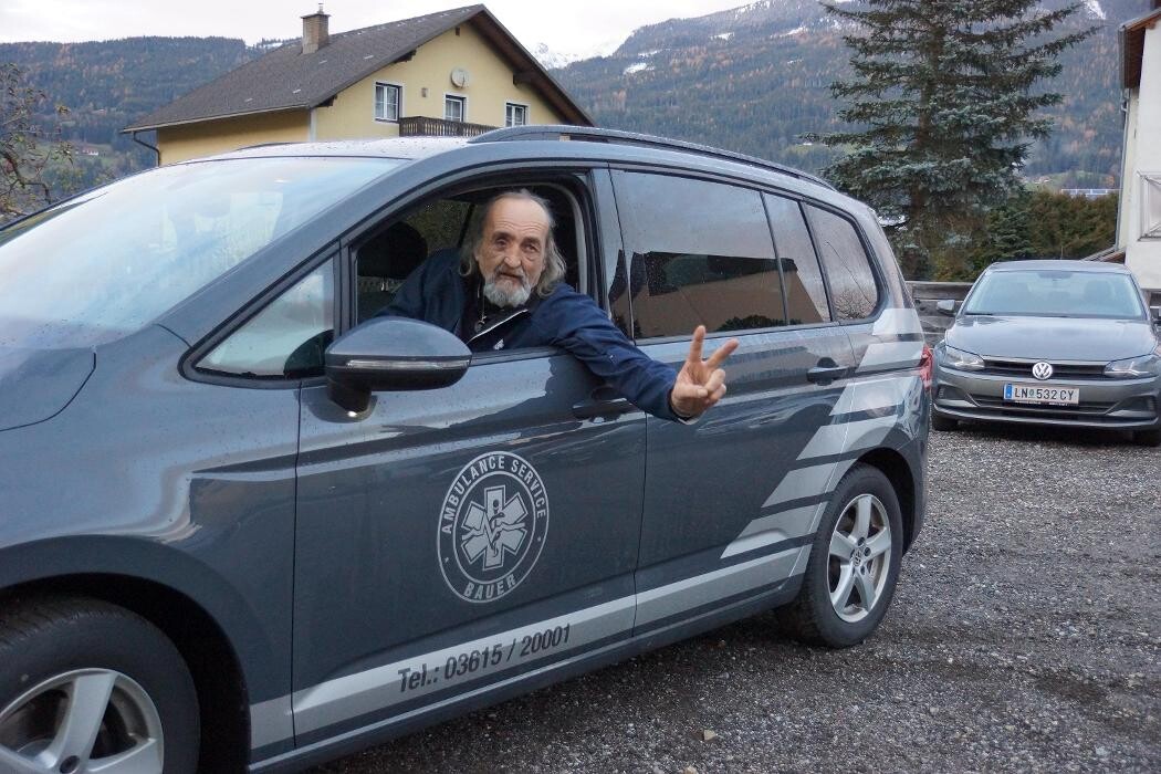 Bilder RENE RÖSSLER, KRANKENTRANSPORTE BAUER STANDORT LIEZEN