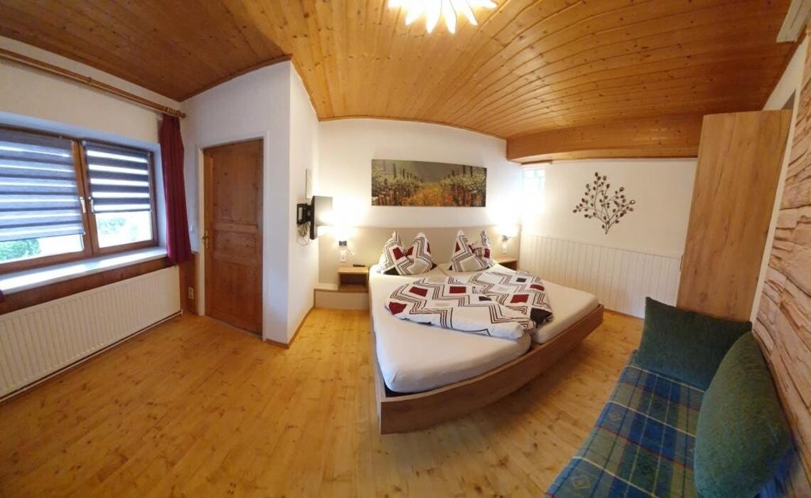 Bilder Weingut Genießerzimmer Bohrn