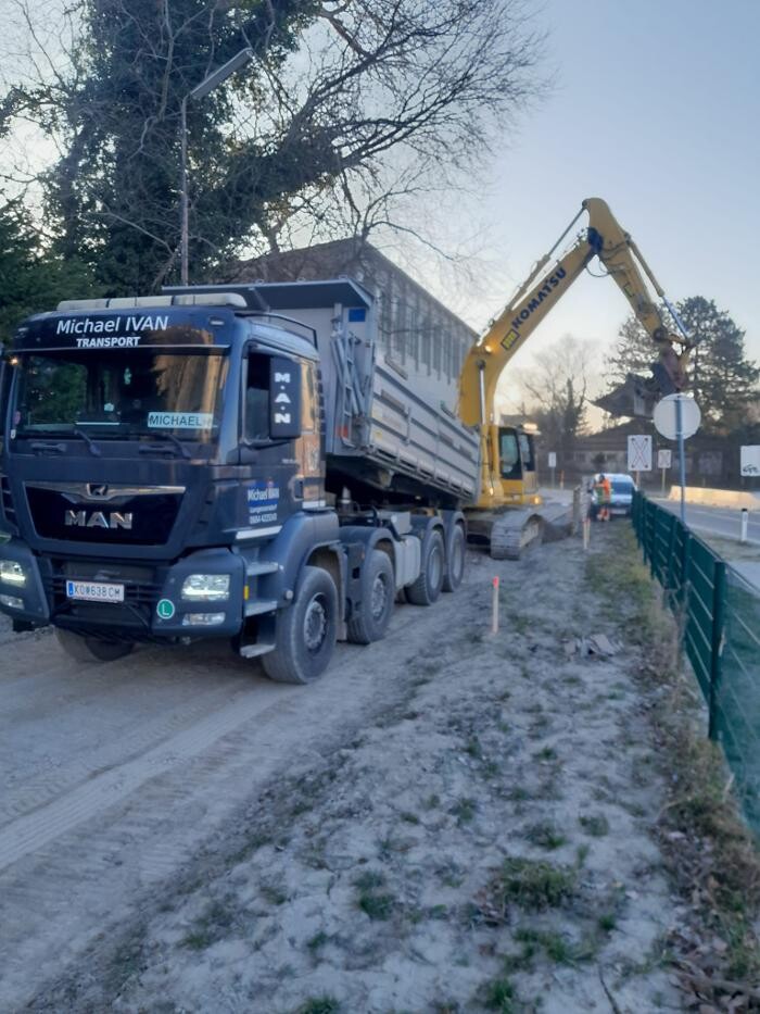 Bilder Michael Ivan Transport - Erdbau - Handel