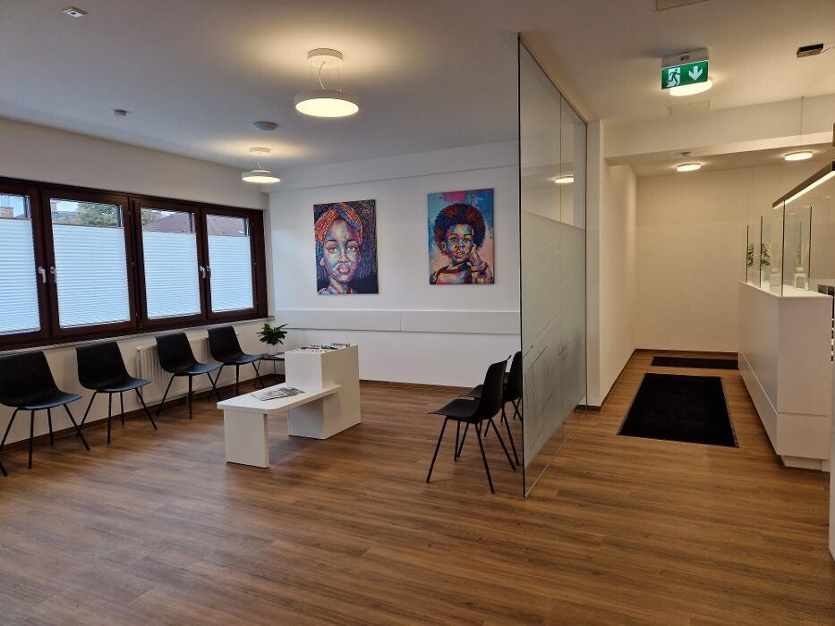 Bilder Hautarzt Dr.med.univ. Michael Skoll