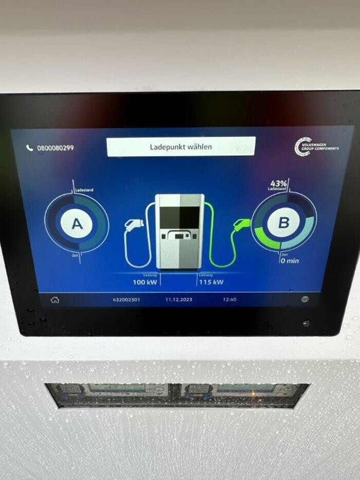 Bilder Shell Recharge Charging Station