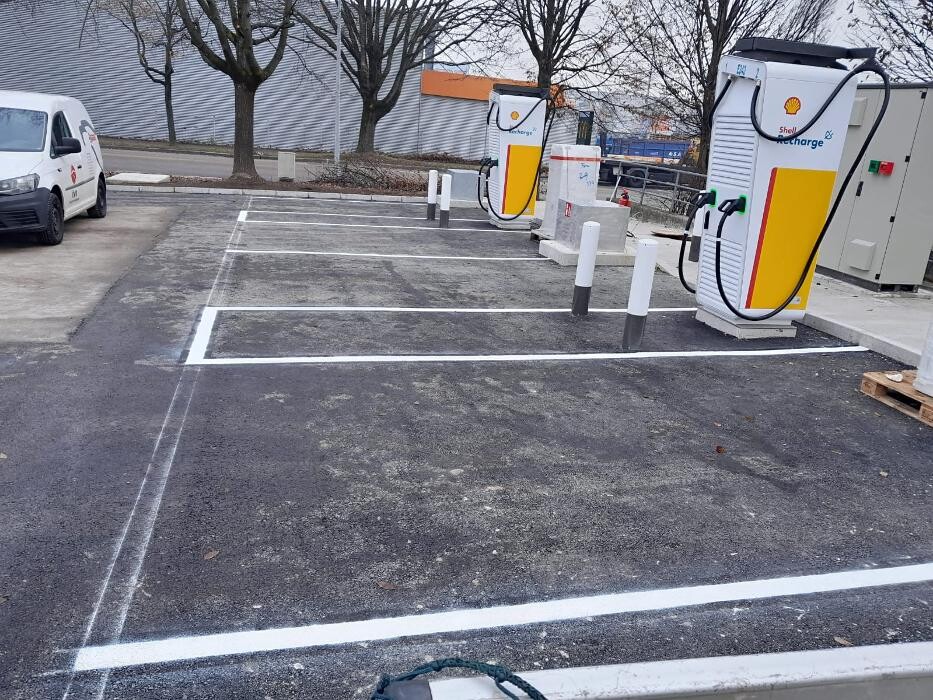 Bilder Shell Recharge Charging Station