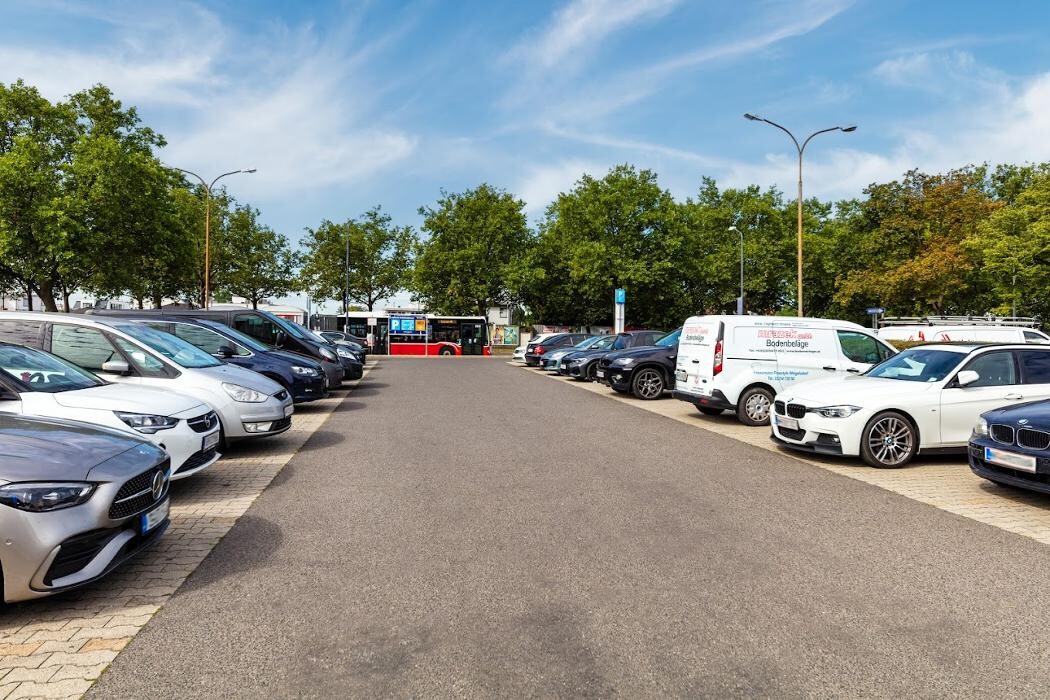 Bilder WIPARK Parkplatz Schrödingerplatz