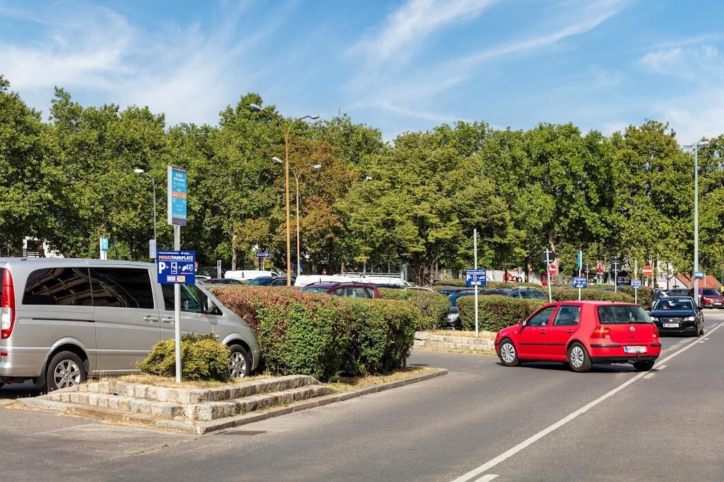 Bilder WIPARK Parkplatz Schrödingerplatz