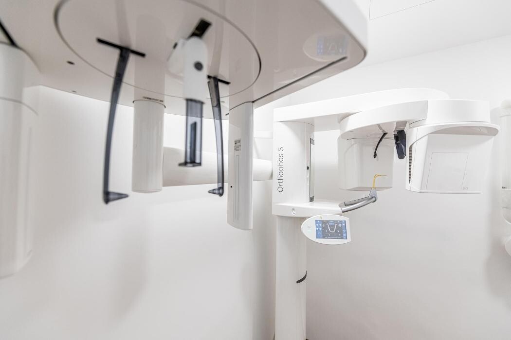 Bilder Zahnmedizin Hernals - Dr.med.dent. Michael Stanzl M.Sc.