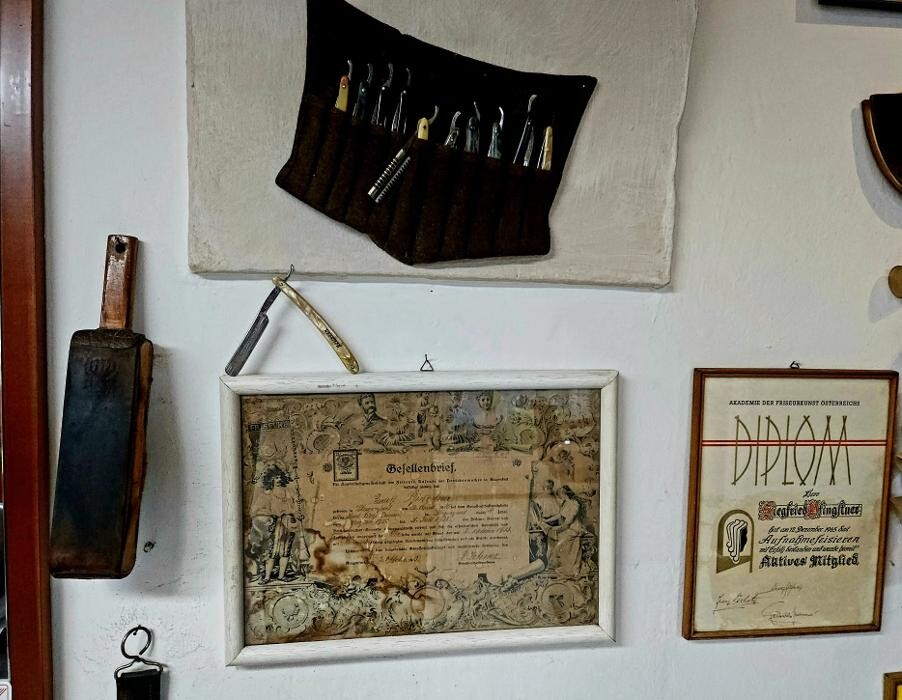 Bilder Friseursalon Haar-Guru