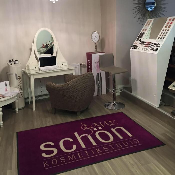 Bilder Ganz Schön - Kosmetikstudio
