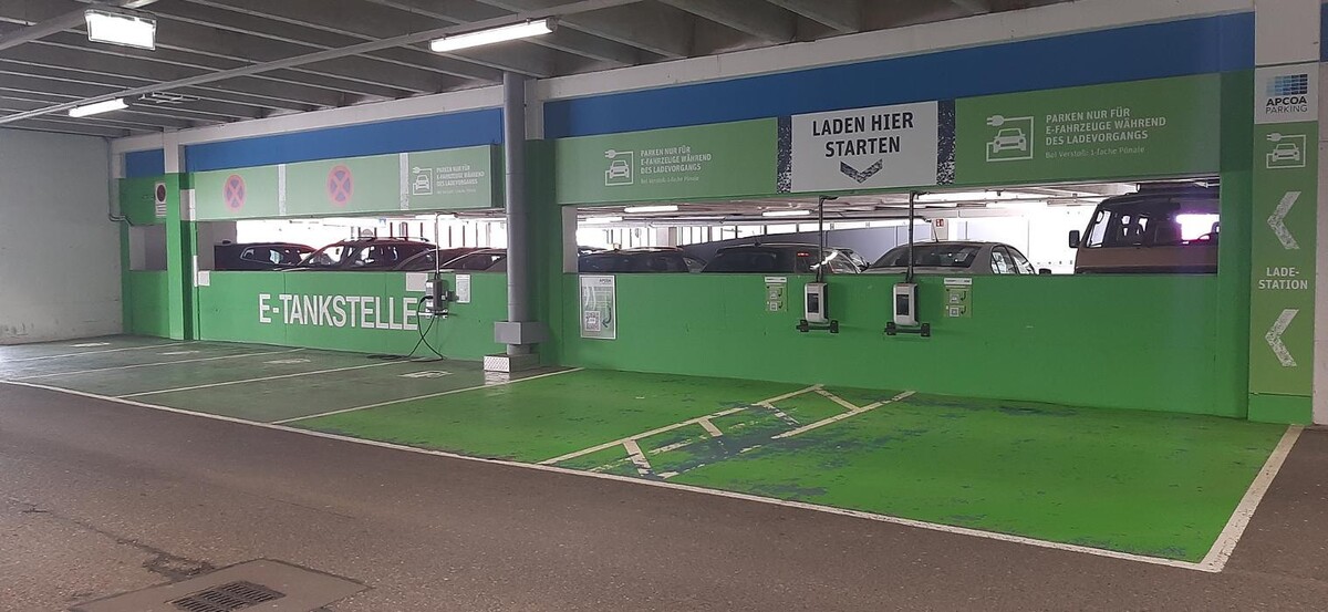 Bilder Apcoa Charging Station