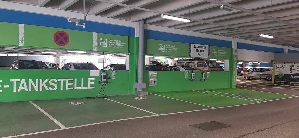 Bilder Apcoa Charging Station