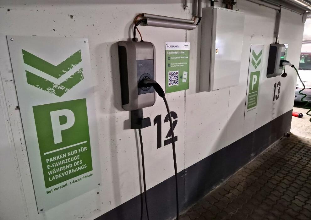 Bilder Apcoa Charging Station