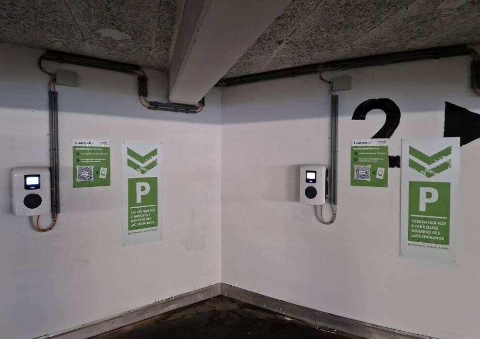 Bilder Apcoa Charging Station