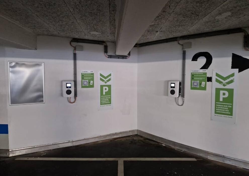 Bilder Apcoa Charging Station