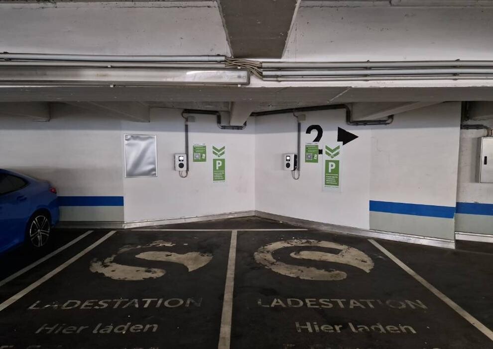 Bilder Apcoa Charging Station