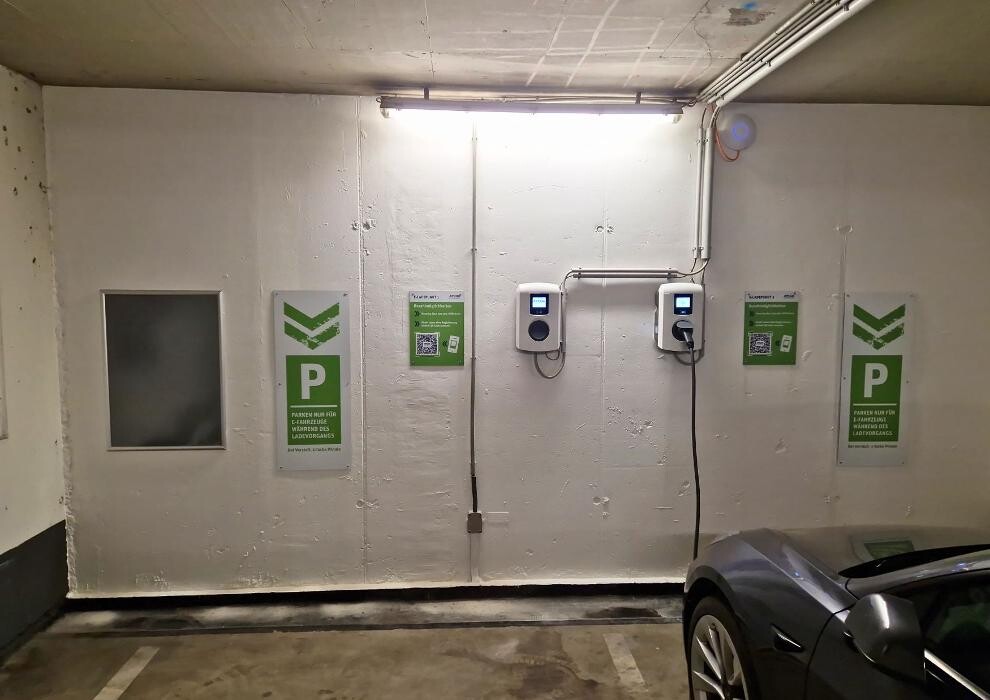 Bilder Apcoa Charging Station