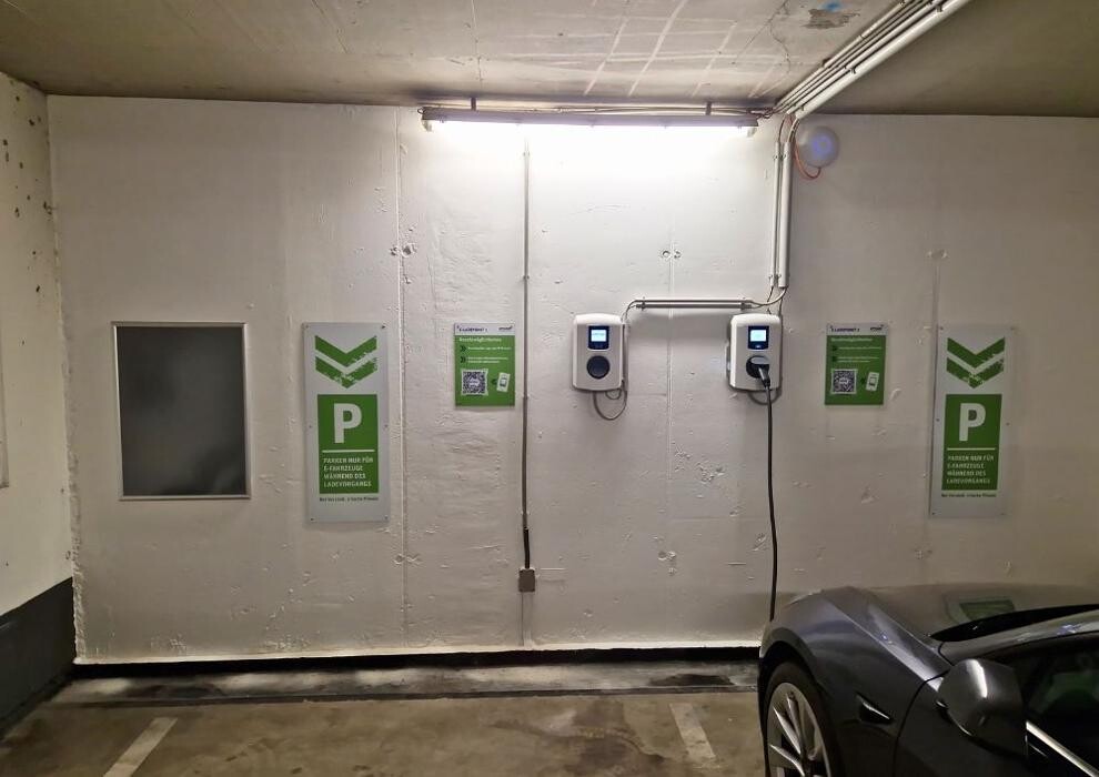 Bilder Apcoa Charging Station