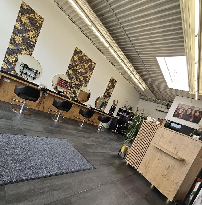 Bilder HAARSTUDIO Sarah Robnik