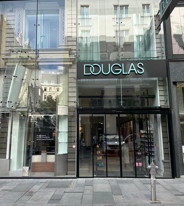 Bilder Parfümerie Douglas