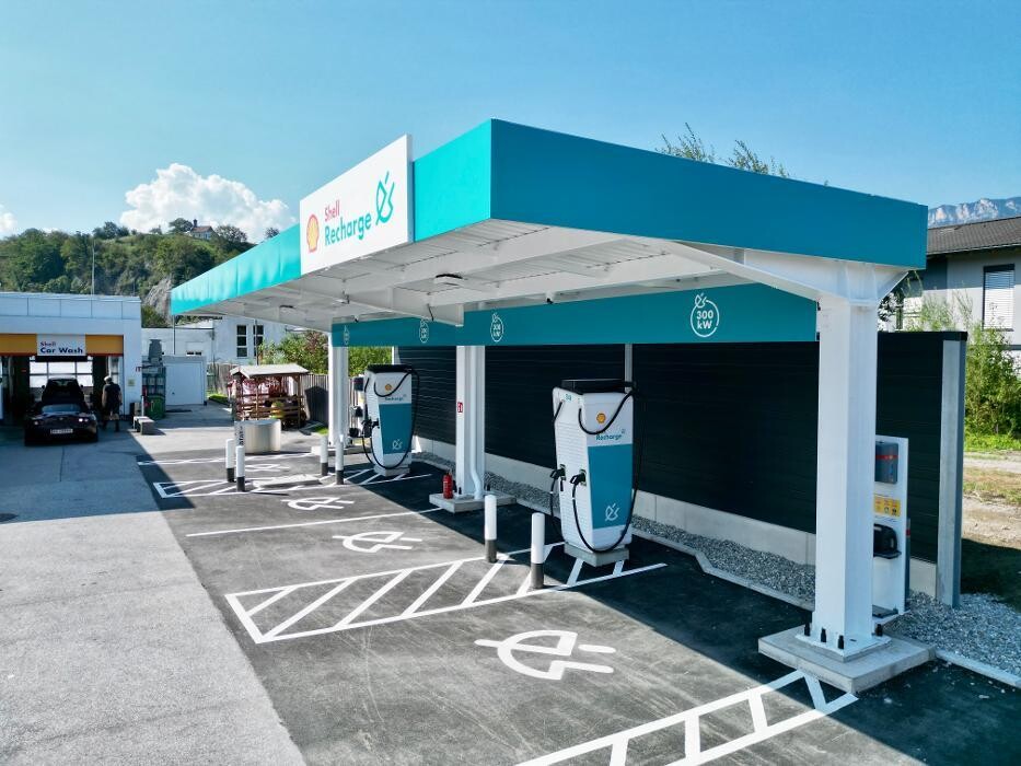 Bilder Shell Recharge Charging Station