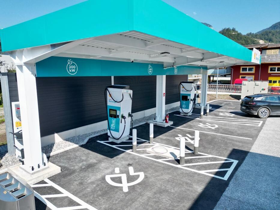 Bilder Shell Recharge Charging Station