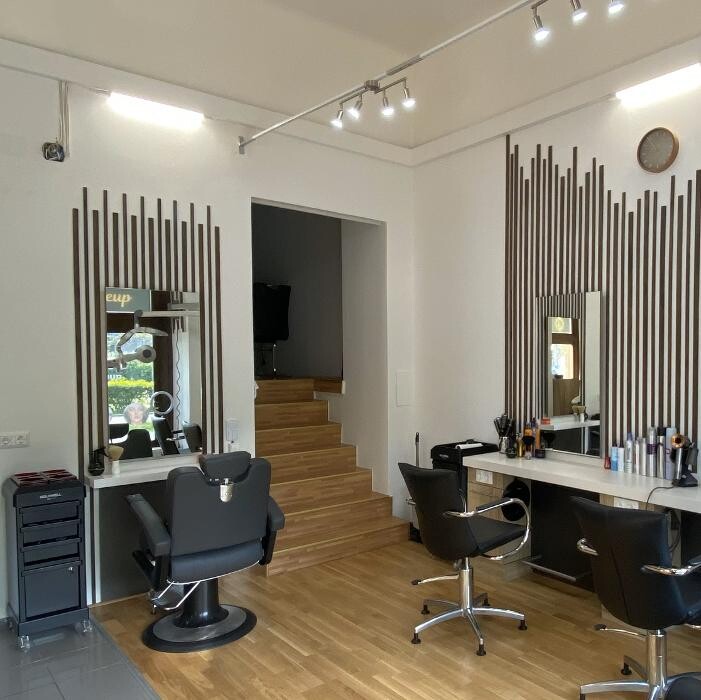 Bilder Friseur Sara