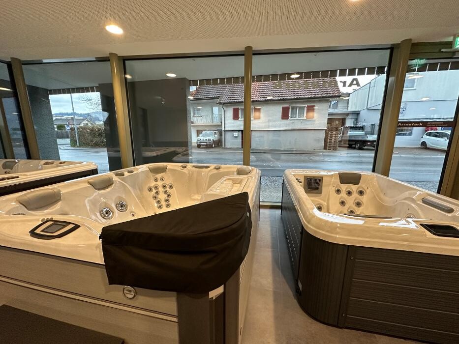 Bilder ARMSTARK Whirlpools, Swim Spas, Saunen & Infrarotkabinen