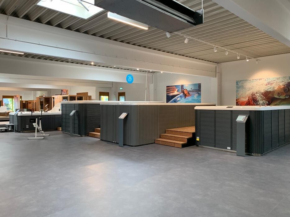 Bilder ARMSTARK Whirlpools, Swim Spas, Saunen & Infrarotkabinen