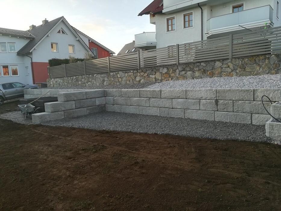 Bilder Kiesenhofer Marius - Steinmauern & Baggerungen