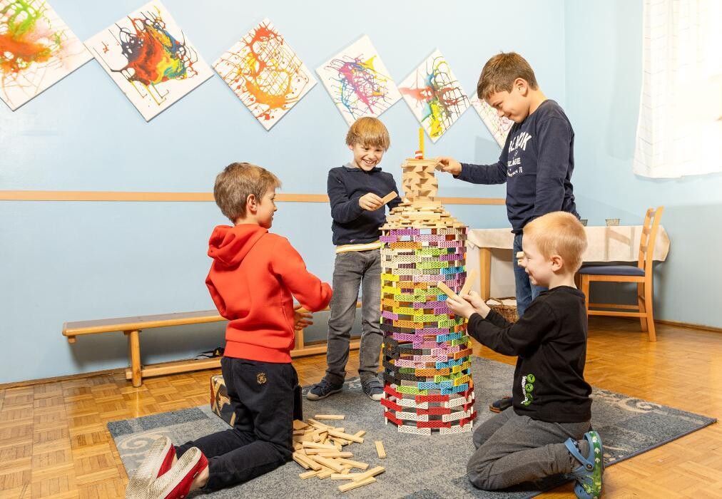 Bilder Pädagogischer Kinderbetreuungsverein Knusperhäuschen