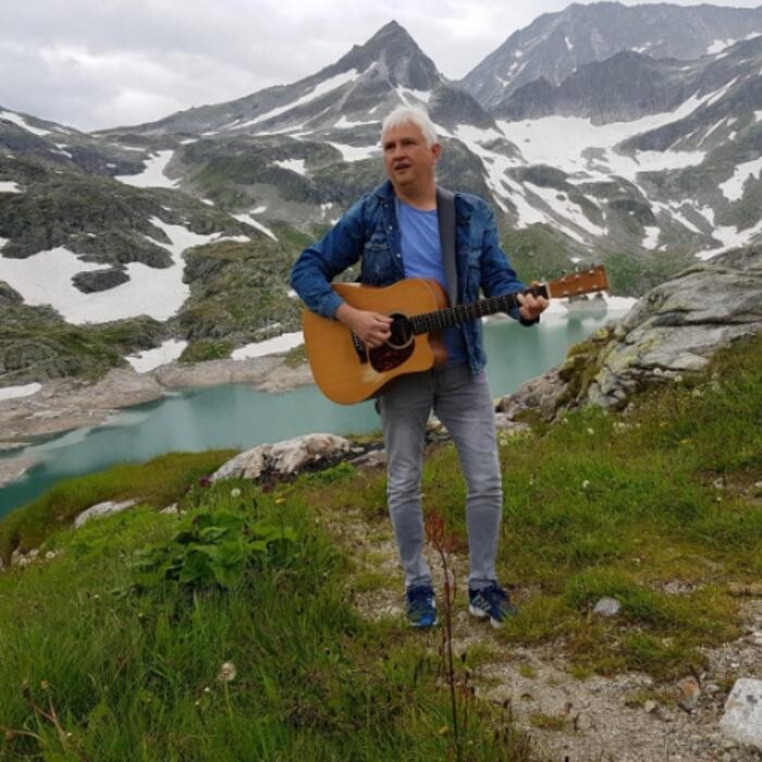 Bilder Alfred Bischof Liedermacher