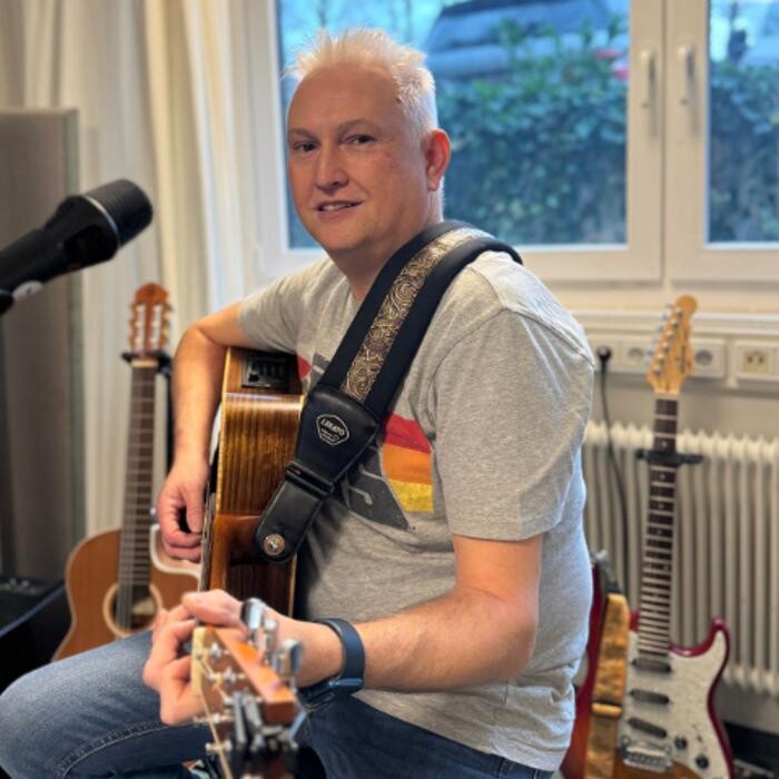 Bilder Alfred Bischof Liedermacher