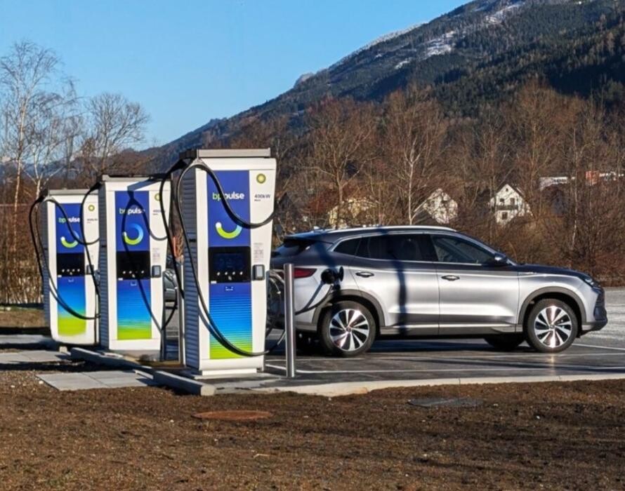 Bilder bp pulse Charging Station