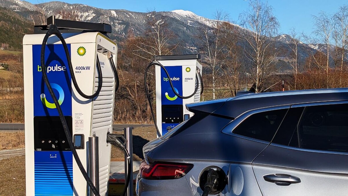 Bilder bp pulse Charging Station