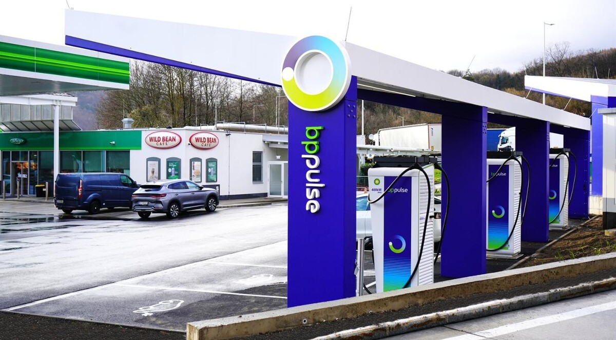 Bilder bp pulse Charging Station