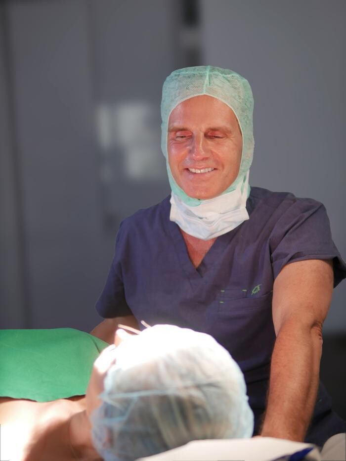 Bilder Schönheitsklinik für Brustoperationen | Dr. Christian Lenz