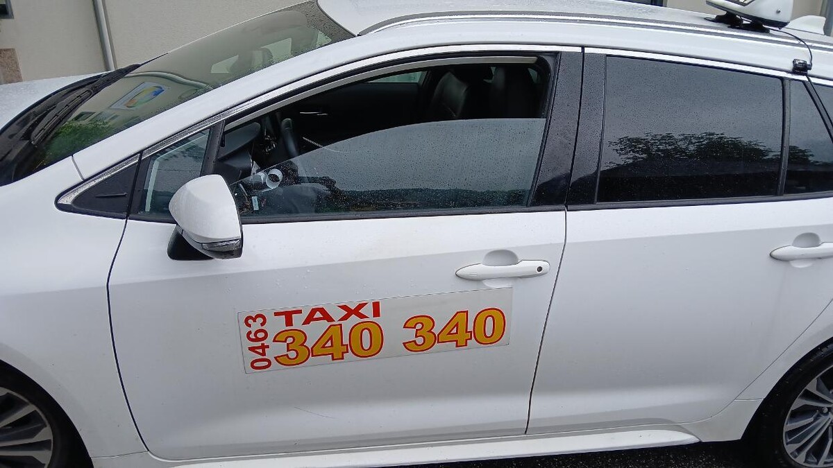 Taxi Giovanni (EU) LTD & CO. KG Logo