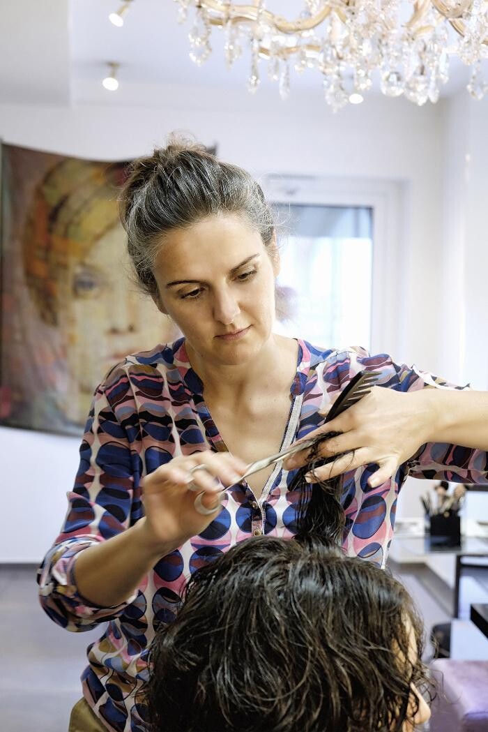 Bilder KRAFTHAAR Friseur- und Perückenstudio