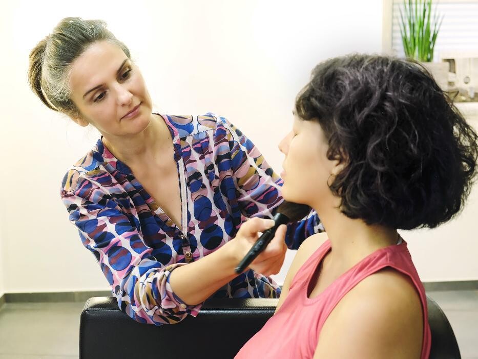 Bilder KRAFTHAAR Friseur- und Perückenstudio