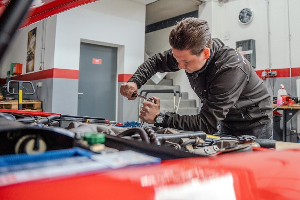 Bilder MEISTERWERK KFZ-Technik