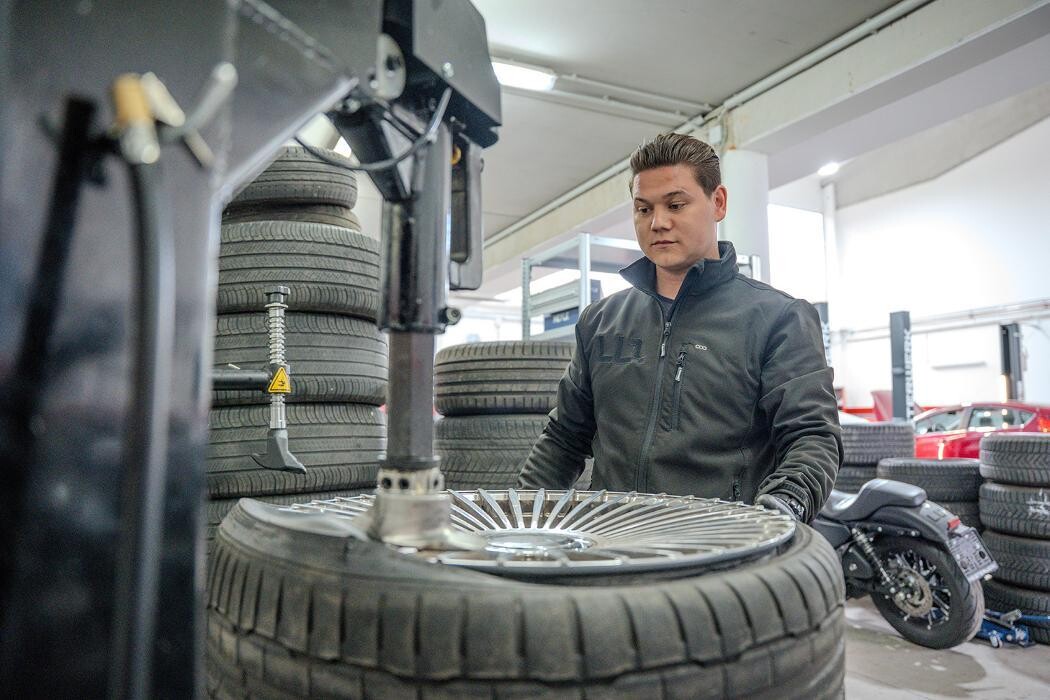 Bilder MEISTERWERK KFZ-Technik