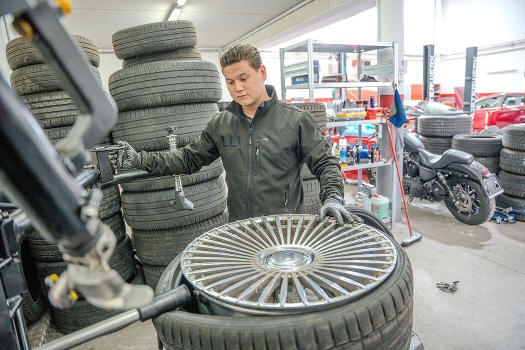 Bilder MEISTERWERK KFZ-Technik
