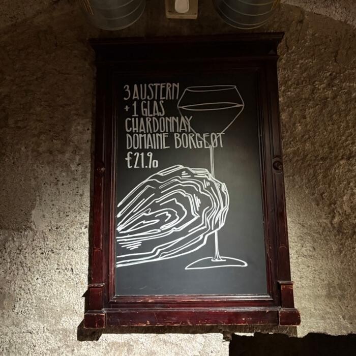 Bilder magazin: Bistro . Vinothek . Shop