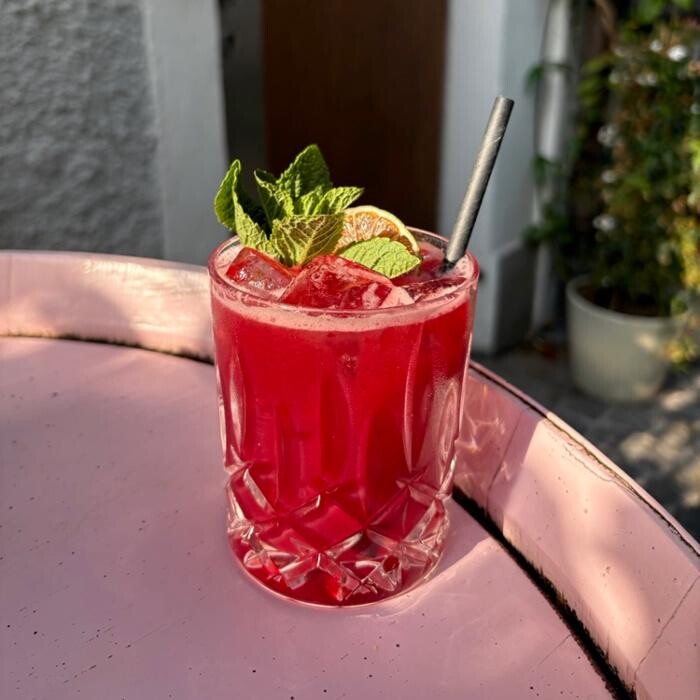 Bilder magazin: Bistro . Vinothek . Shop