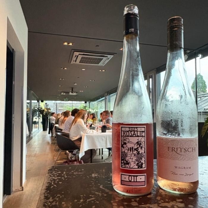 Bilder magazin: Bistro . Vinothek . Shop