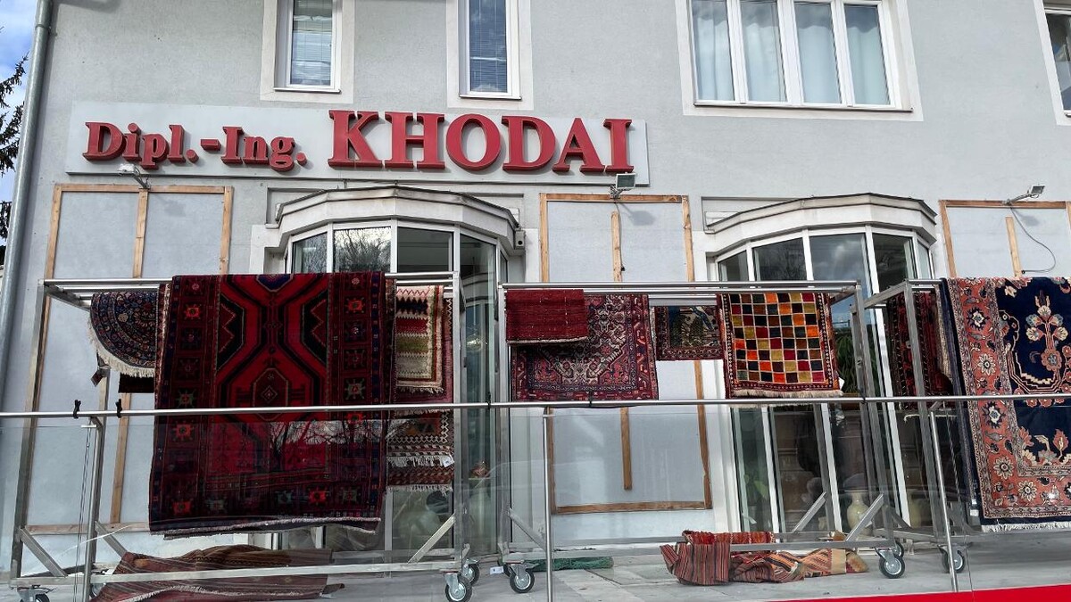 Bilder Teppiche Dipl. Ing. Khodai GmbH - Teppichreinigung