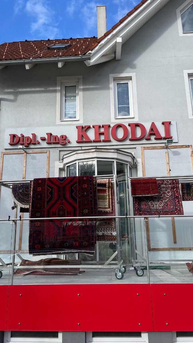 Bilder Teppiche Dipl. Ing. Khodai GmbH - Teppichreinigung