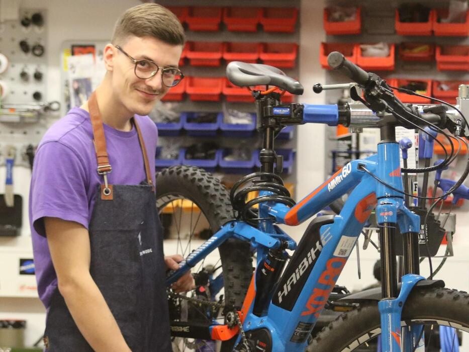 Bilder Sport & Mode KESSLER - Skiverleih, E-Bike Verleih, Shop & Service