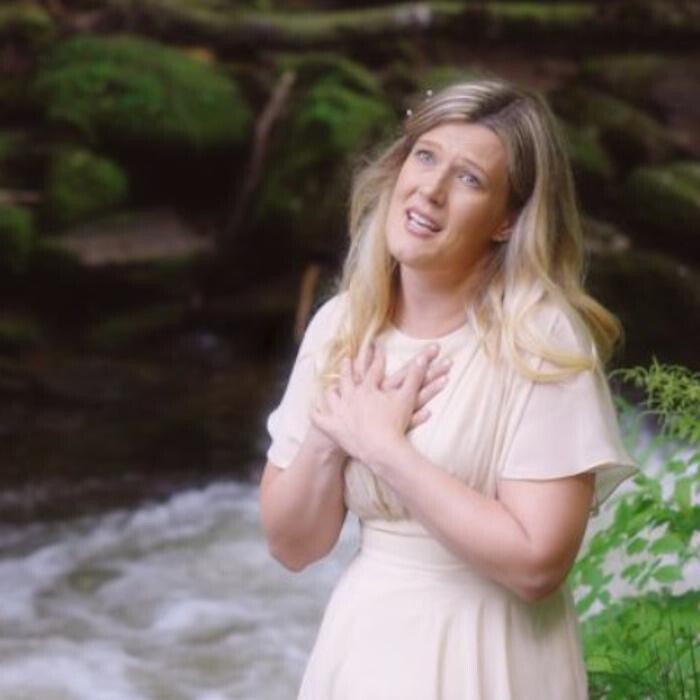 Bilder Tatiana Wolf, MA - Trauerrednerin, Freie Rednerin